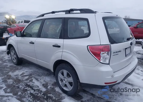 2010 Subaru Forester 2.5X z USA, uszkodzony, nr VIN JF2SH6BCXAH773302